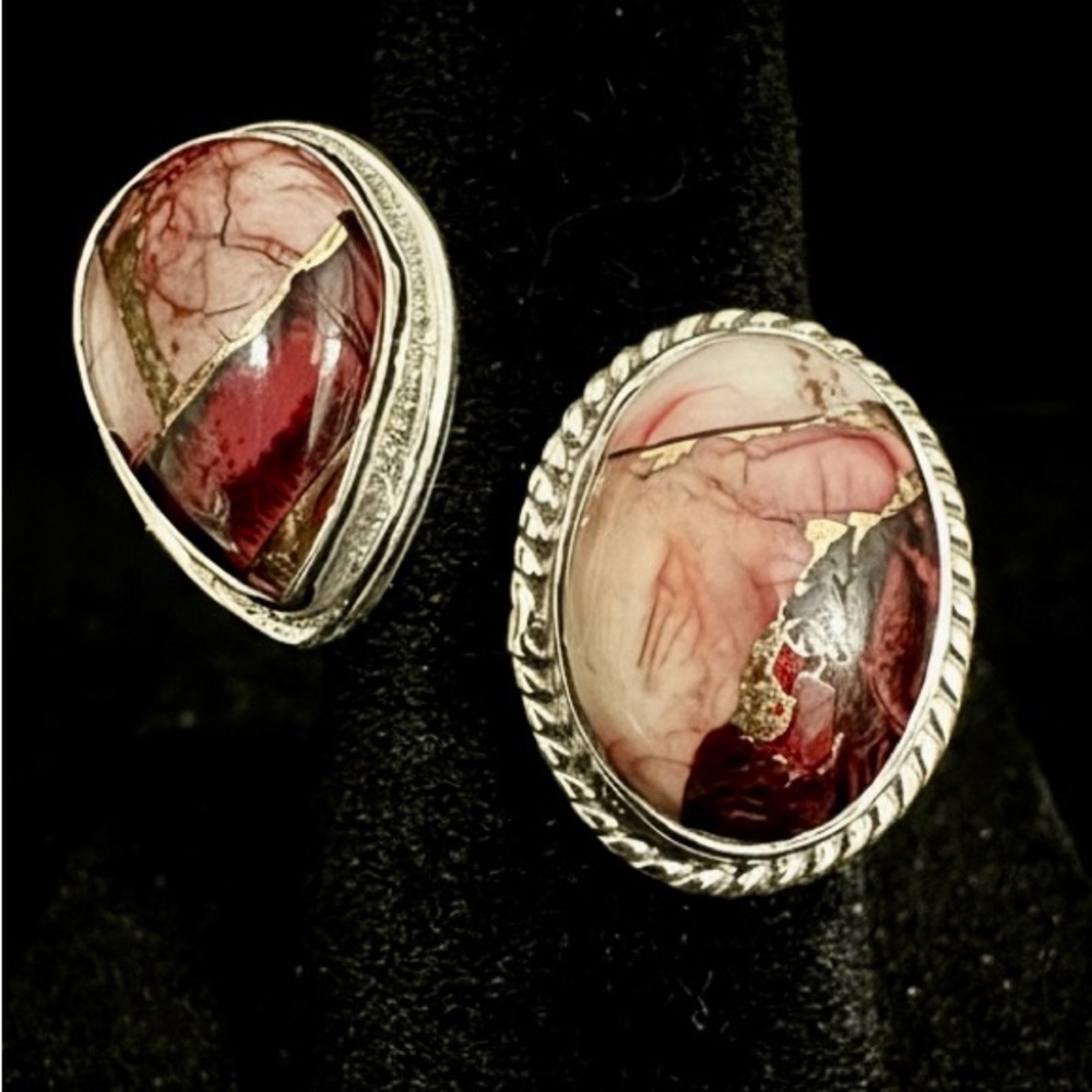 Elegant sterling Silver and Red dahalia Stone bypass ring
